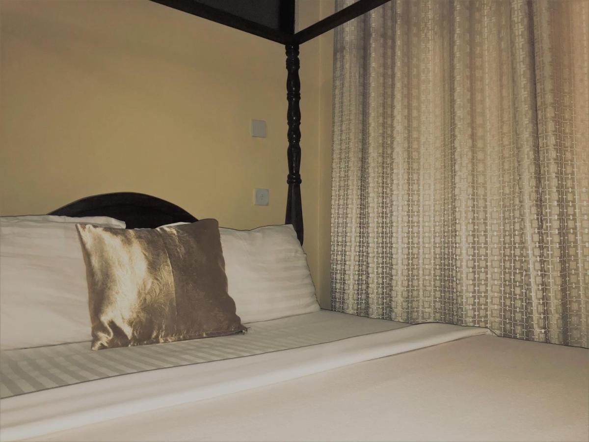 Transit Airport B&B Дар-эс-Саламе Экстерьер фото