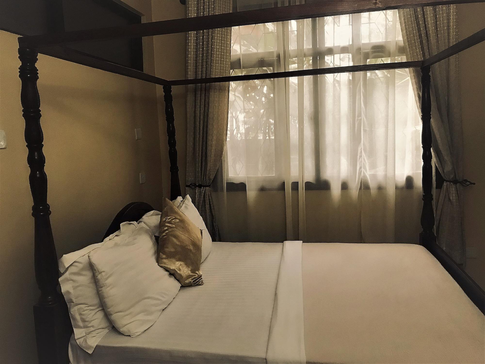 Transit Airport B&B Дар-эс-Саламе Экстерьер фото