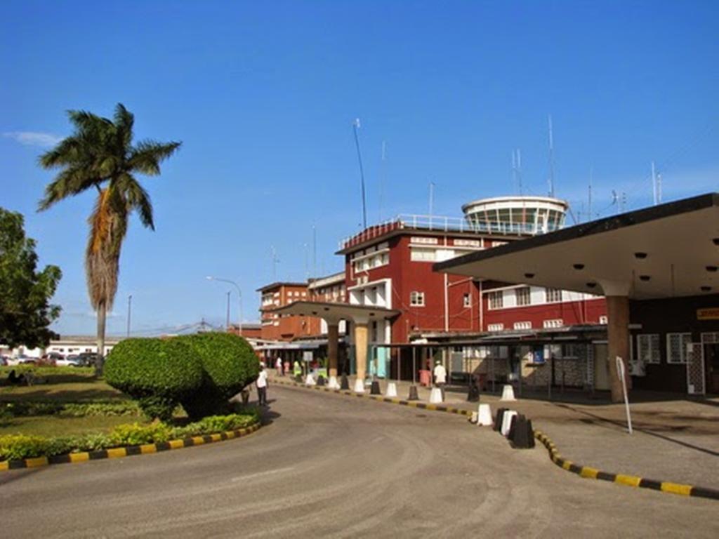 Transit Airport B&B Дар-эс-Саламе Экстерьер фото